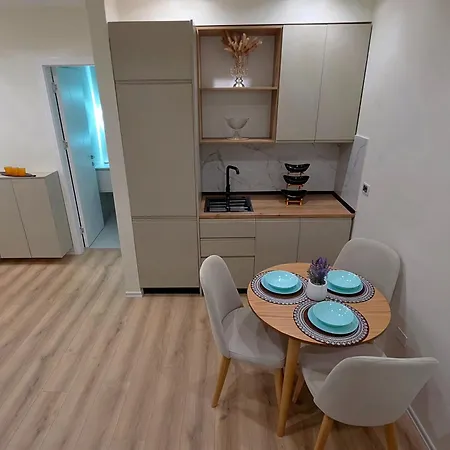 The Nest - Modern With Balcony
